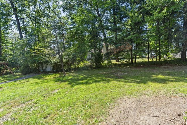 859 Hereford Way, Niskayuna, NY 12309