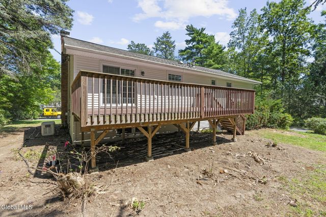 859 Hereford Way, Niskayuna, NY 12309