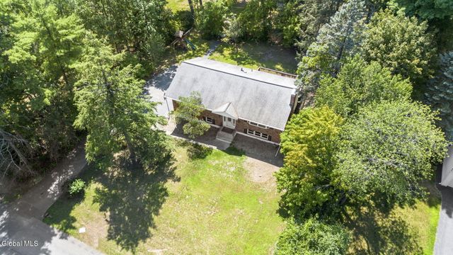 859 Hereford Way, Niskayuna, NY 12309