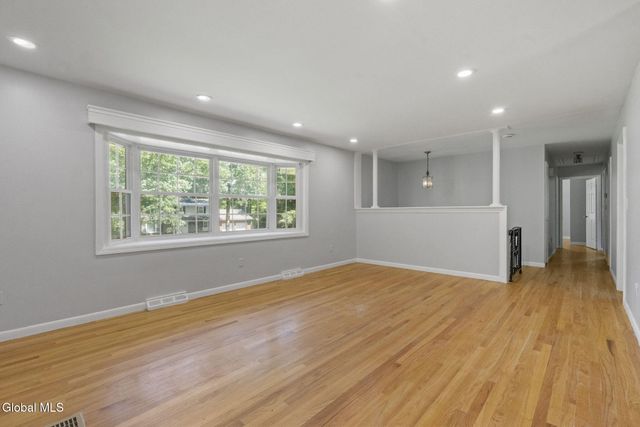 859 Hereford Way, Niskayuna, NY 12309