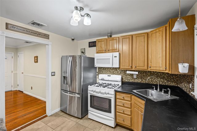 70 Princess Street, Hicksville, NY 11801