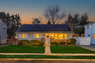 70 Princess Street, Hicksville, NY 11801