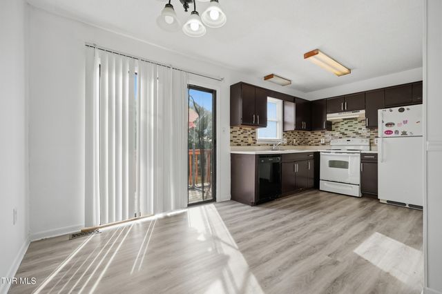 161 Oakcrest Circle 161, Bristol, VA 24201