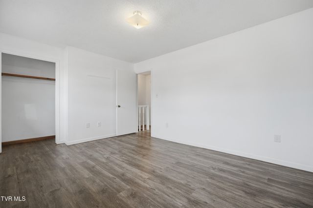 161 Oakcrest Circle 161, Bristol, VA 24201