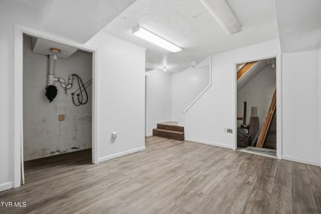 161 Oakcrest Circle 161, Bristol, VA 24201