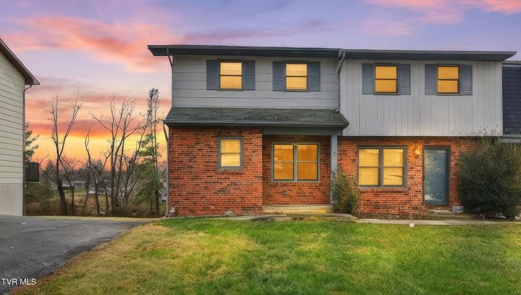 161 Oakcrest Circle 161, Bristol, VA 24201