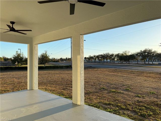 2 NE 3rd LN, Cape Coral, FL 33909