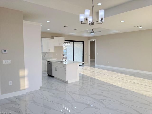 2 NE 3rd LN, Cape Coral, FL 33909