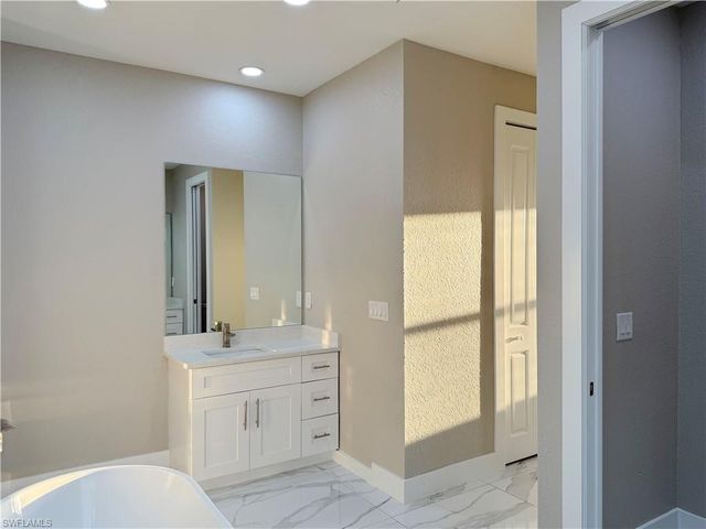 2 NE 3rd LN, Cape Coral, FL 33909