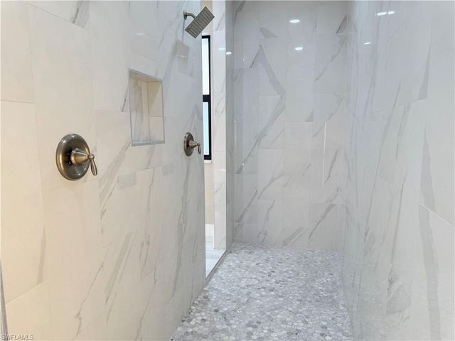 2 NE 3rd LN, Cape Coral, FL 33909