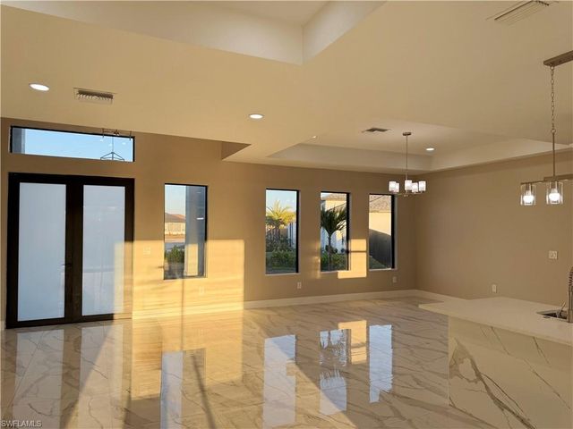 2 NE 3rd LN, Cape Coral, FL 33909