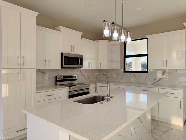 2 NE 3rd LN, Cape Coral, FL 33909