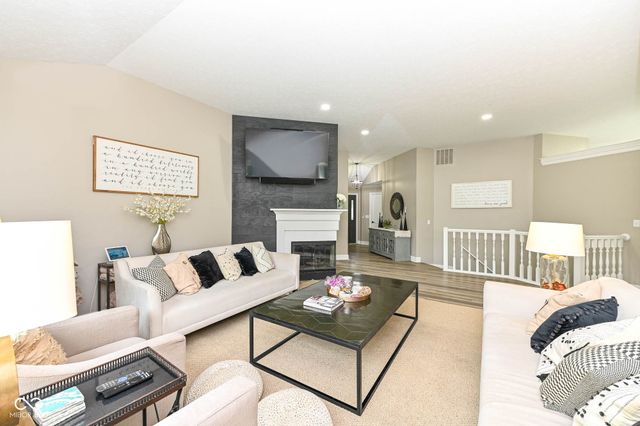 11936 Halla Place, Fishers, IN 46038