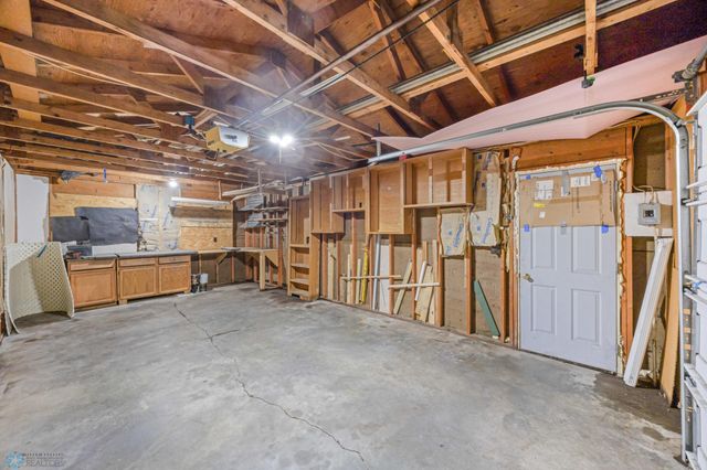 1130 Oak Street N, Fargo, ND 58102