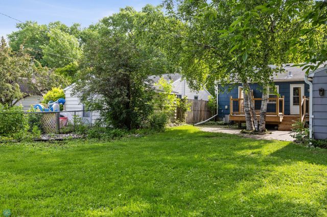 1130 Oak Street N, Fargo, ND 58102
