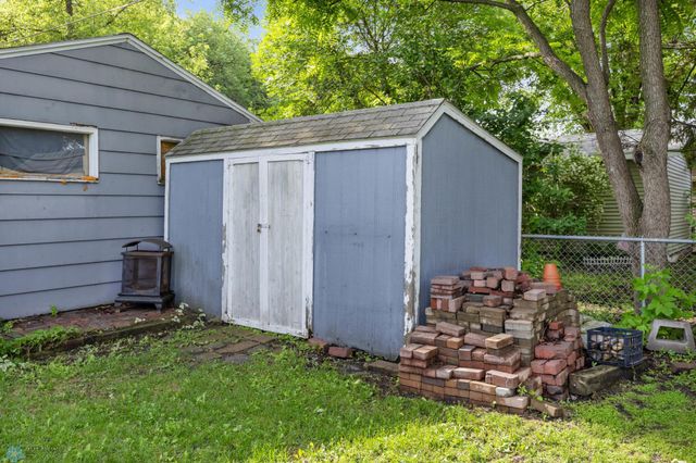 1130 Oak Street N, Fargo, ND 58102
