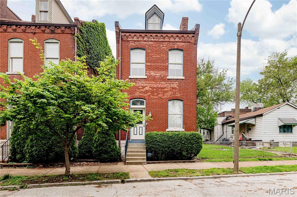 2917 S 18th Street, St Louis, MO 63118