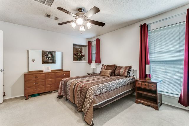 51 Morrow Drive, Bedford, TX 76021