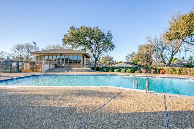 51 Morrow Drive, Bedford, TX 76021