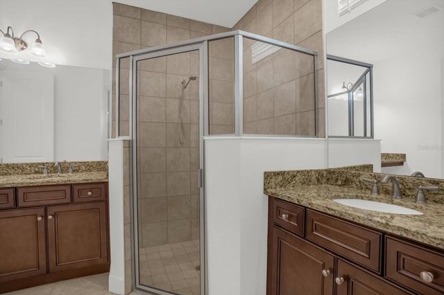 699 S DIXIE DRIVE, Howey In The Hills, FL 34737