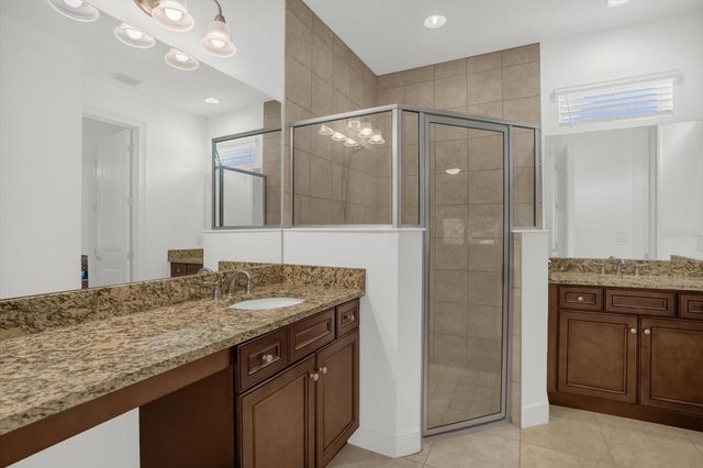 699 S DIXIE DRIVE, Howey In The Hills, FL 34737