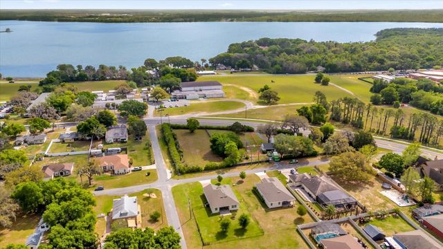 699 S DIXIE DRIVE, Howey In The Hills, FL 34737