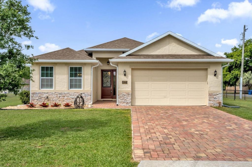 699 S DIXIE DRIVE, Howey In The Hills, FL 34737