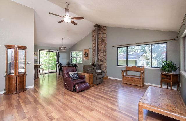 2778 Polaris St, Pollock Pines, CA 95726