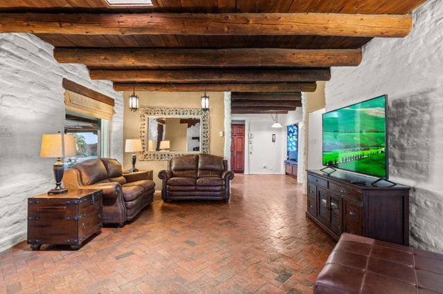 1504 N Lucyle Place NW, Albuquerque, NM 87114