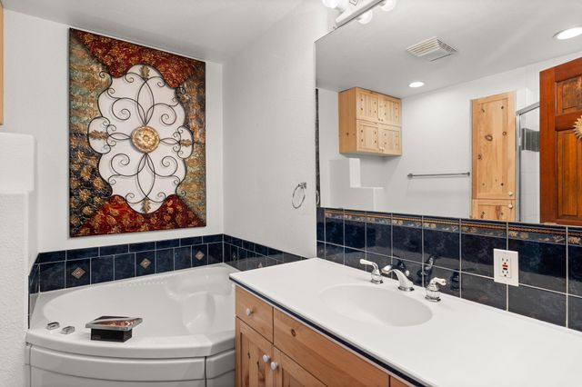 1504 N Lucyle Place NW, Albuquerque, NM 87114