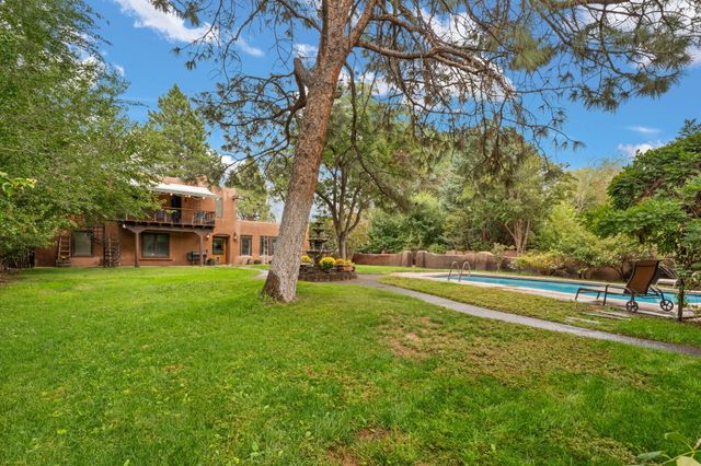 1504 N Lucyle Place NW, Albuquerque, NM 87114