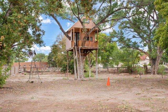 1504 N Lucyle Place NW, Albuquerque, NM 87114