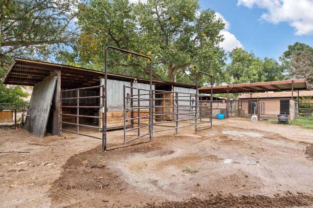 1504 N Lucyle Place NW, Albuquerque, NM 87114