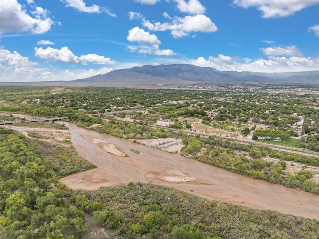 1504 N Lucyle Place NW, Albuquerque, NM 87114