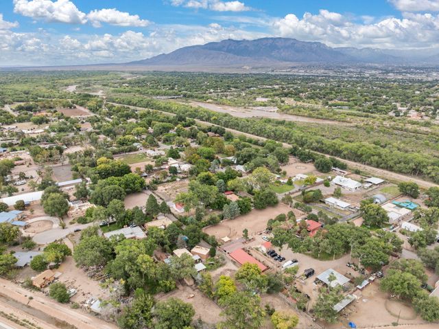 1504 N Lucyle Place NW, Albuquerque, NM 87114