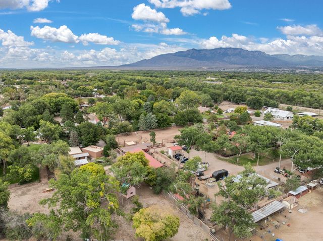 1504 N Lucyle Place NW, Albuquerque, NM 87114