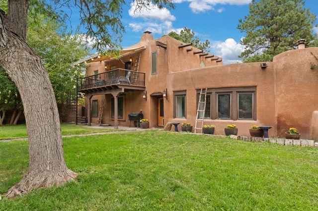 1504 N Lucyle Place NW, Albuquerque, NM 87114