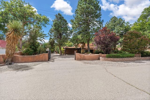 1504 N Lucyle Place NW, Albuquerque, NM 87114