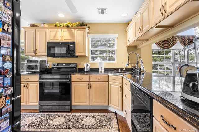 1 Northridge Circle, Huntington, NY 11743