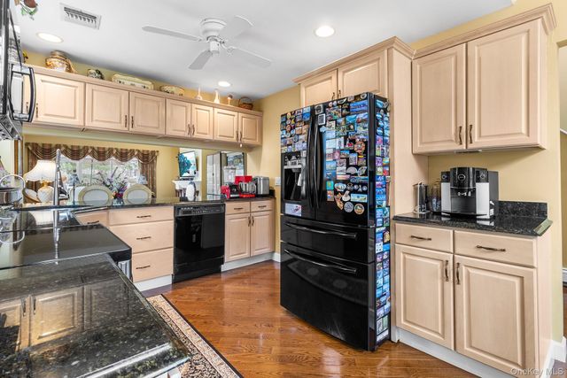 1 Northridge Circle, Huntington, NY 11743