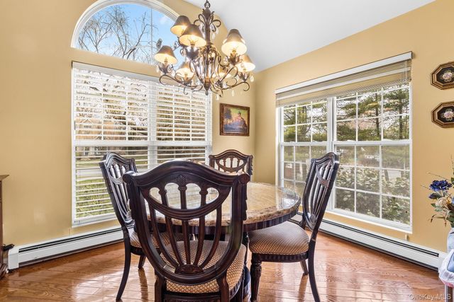 1 Northridge Circle, Huntington, NY 11743