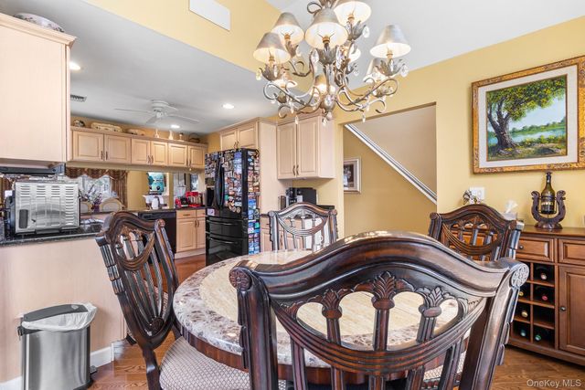 1 Northridge Circle, Huntington, NY 11743