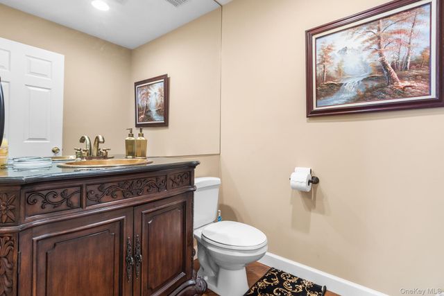 1 Northridge Circle, Huntington, NY 11743