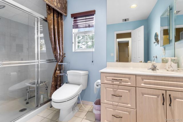 1 Northridge Circle, Huntington, NY 11743