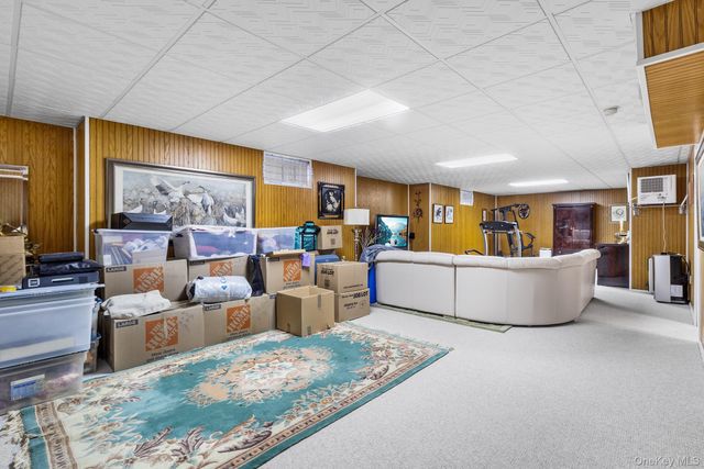 1 Northridge Circle, Huntington, NY 11743