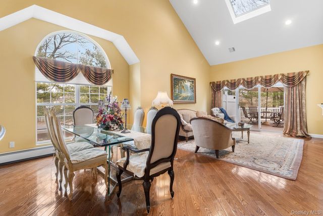 1 Northridge Circle, Huntington, NY 11743