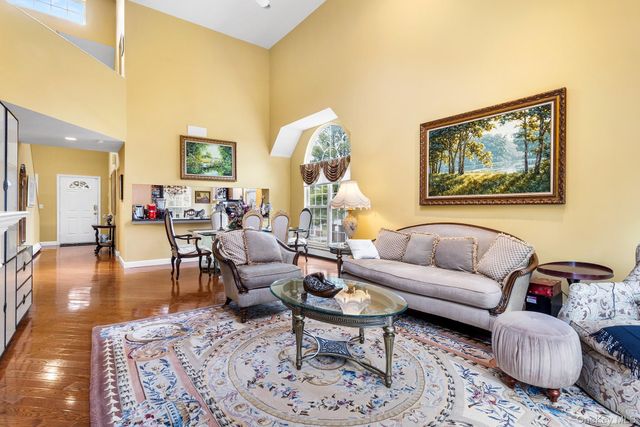 1 Northridge Circle, Huntington, NY 11743