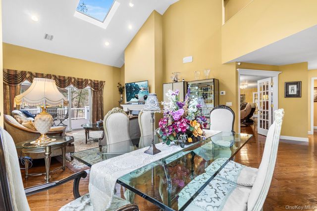 1 Northridge Circle, Huntington, NY 11743