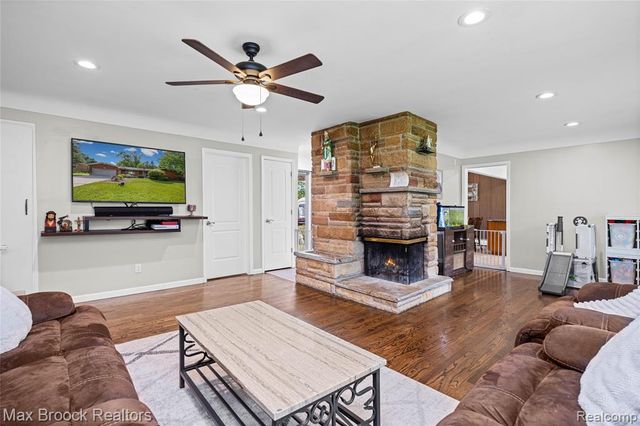 2810 Walbridge Road, Rochester Hills, MI 48307