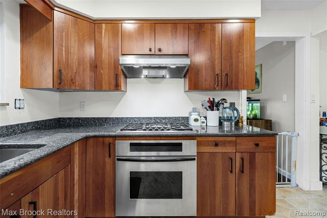 2810 Walbridge Road, Rochester Hills, MI 48307